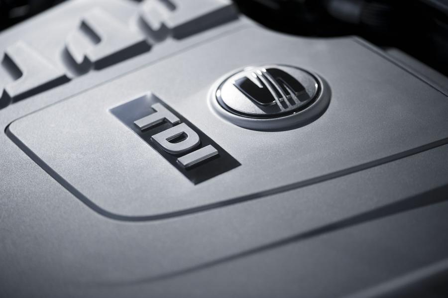  Seat Exeo 2.0 TDI with CVT Multitronic 2011 года  (фото 2 из 21)